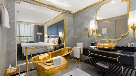 Khách sạn Việt có khu vệ sinh dát vàng lên báo Nga