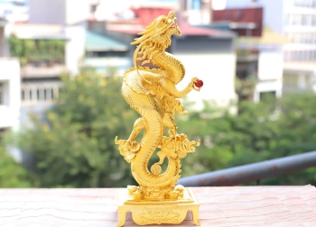 Tượng Rồng Phong Thuỷ Mạ Vàng 24K – Biểu Tượng Quyền Lực Và Thịnh Vượng