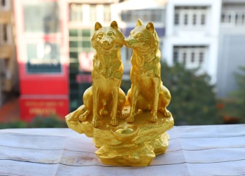 Tượng Chó Phong Thuỷ Mạ Vàng 24K – Linh Vật Trấn Trạch, Chiêu Tài Và Gắn Kết Gia Đình