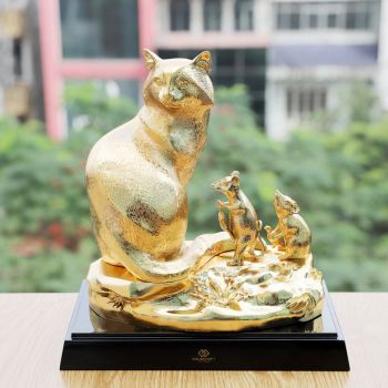 Tượng mèo Cung Tiến mạ vàng 24K ra mắt chào đón Tết Quý Mão